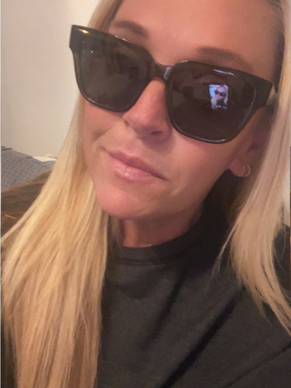 Sleek Black Square Sunglasses with Dark Lenses